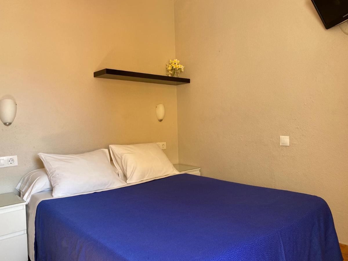 Hostal Moscatel Malaga Exterior photo